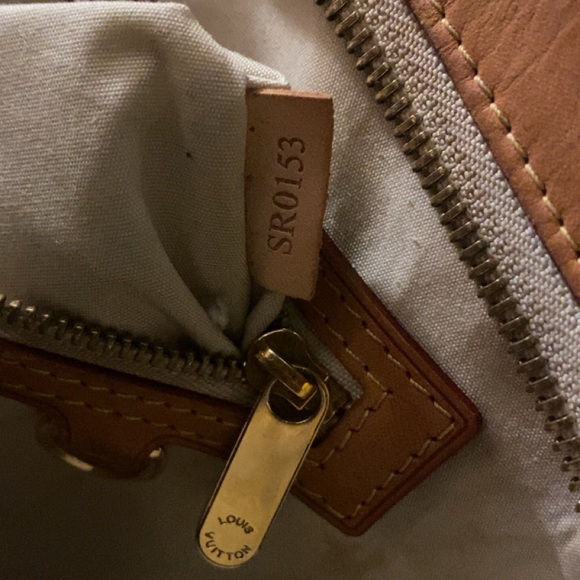 LOUIS VUITTON Vernis Brea GM in Blanc Corail - Picture 3 of 3